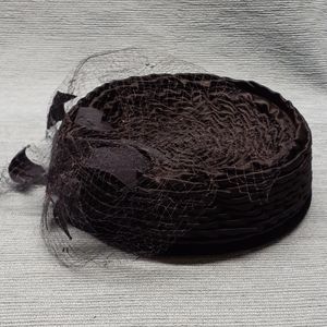 Vintage Super retro netted black pillbox hat